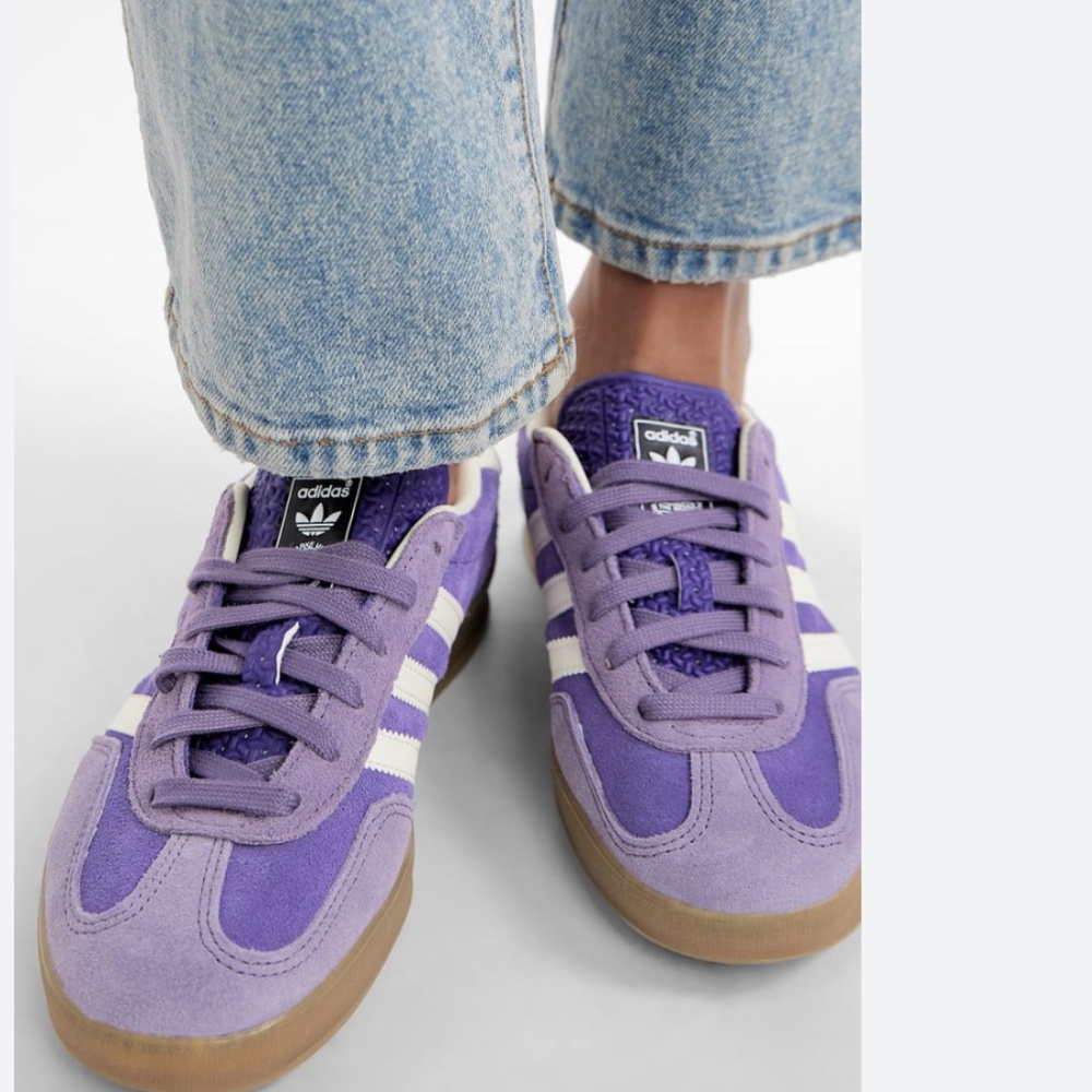 NEW Women’s 9. 5 /Mens 8 Adidas Gazelle Indoor “Collegiate Purple” Sneakers